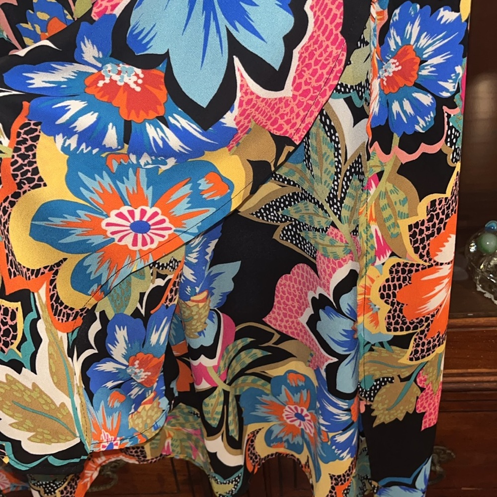 “Spense” hi-low tropical floral dress/tunic/cover-up will fit many sizes up 2 3X - Picture 9 of 10